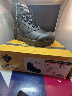 Men's Groundbreaker Black Work Boot